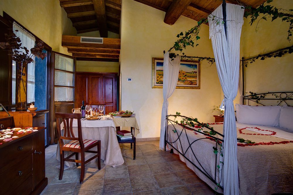 טרקיניה Agriturismo Valle Del Marta מראה חיצוני תמונה